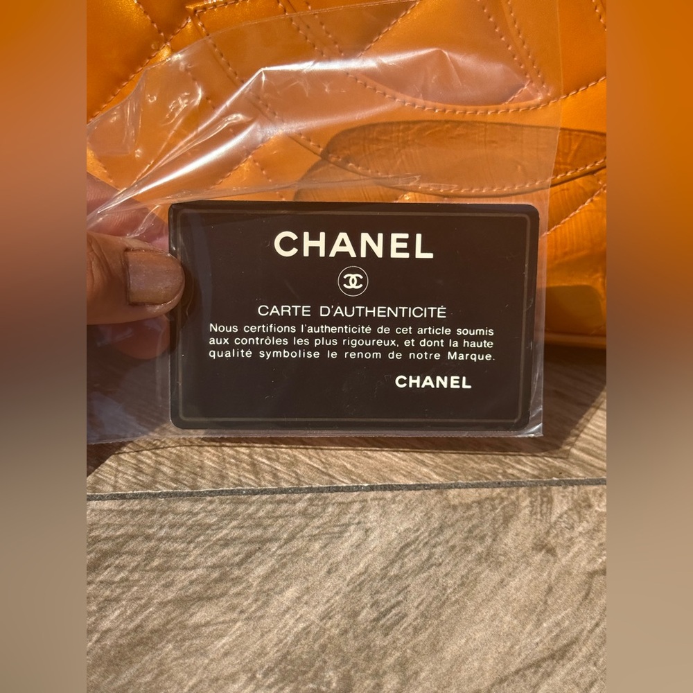 EUC! CHANEL Medallion Tote Vintage Patent Leather Quilted Shoulder Bag - Picture 16 of 17